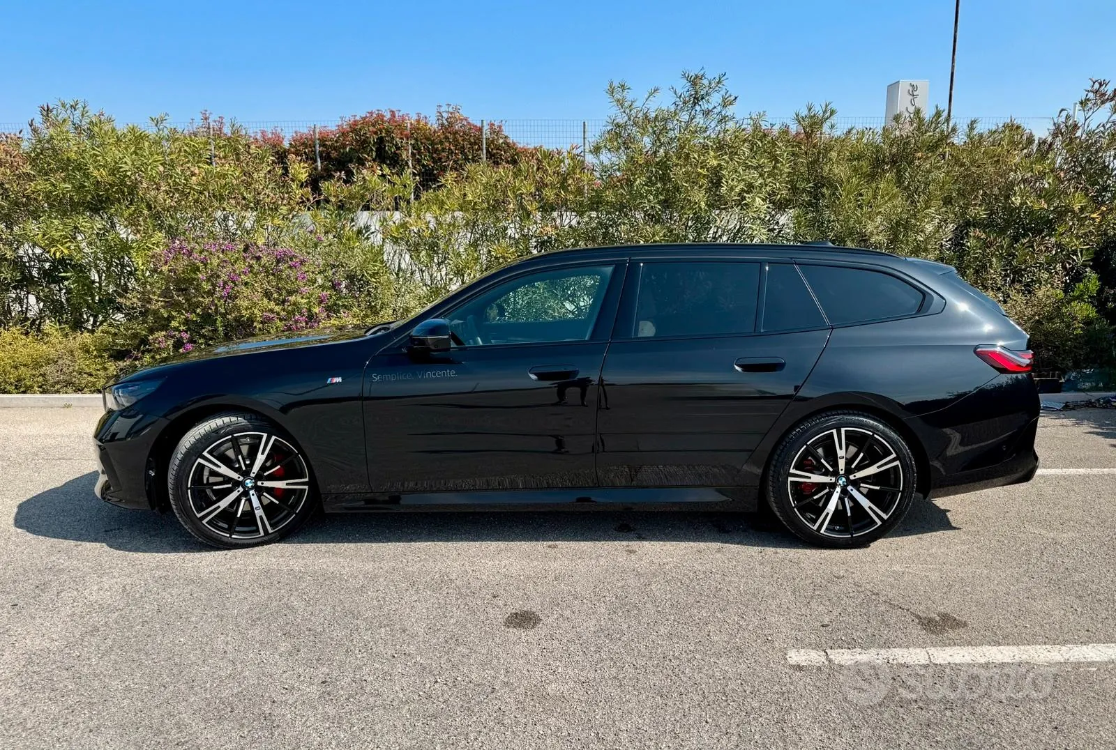 BMW 520 Touring 2025 photo 3