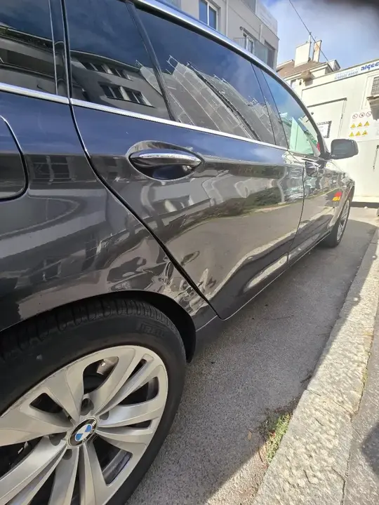 BMW 5 Series 2010 photo 3