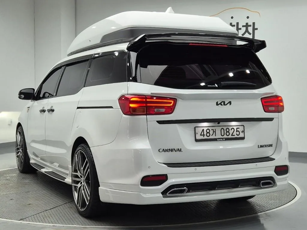 Kia Carnival 2017 photo 2