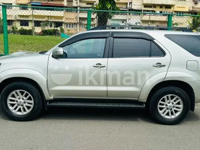 Toyota Fortuner 2013 photo 5
