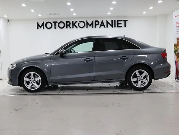 Audi A3 2017 photo 3