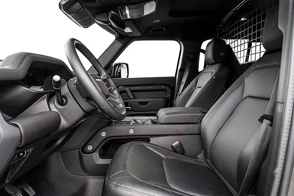Land Rover Defender 110 2025 photo 3