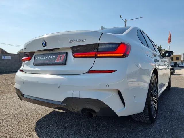 BMW 320D 2019 photo 2