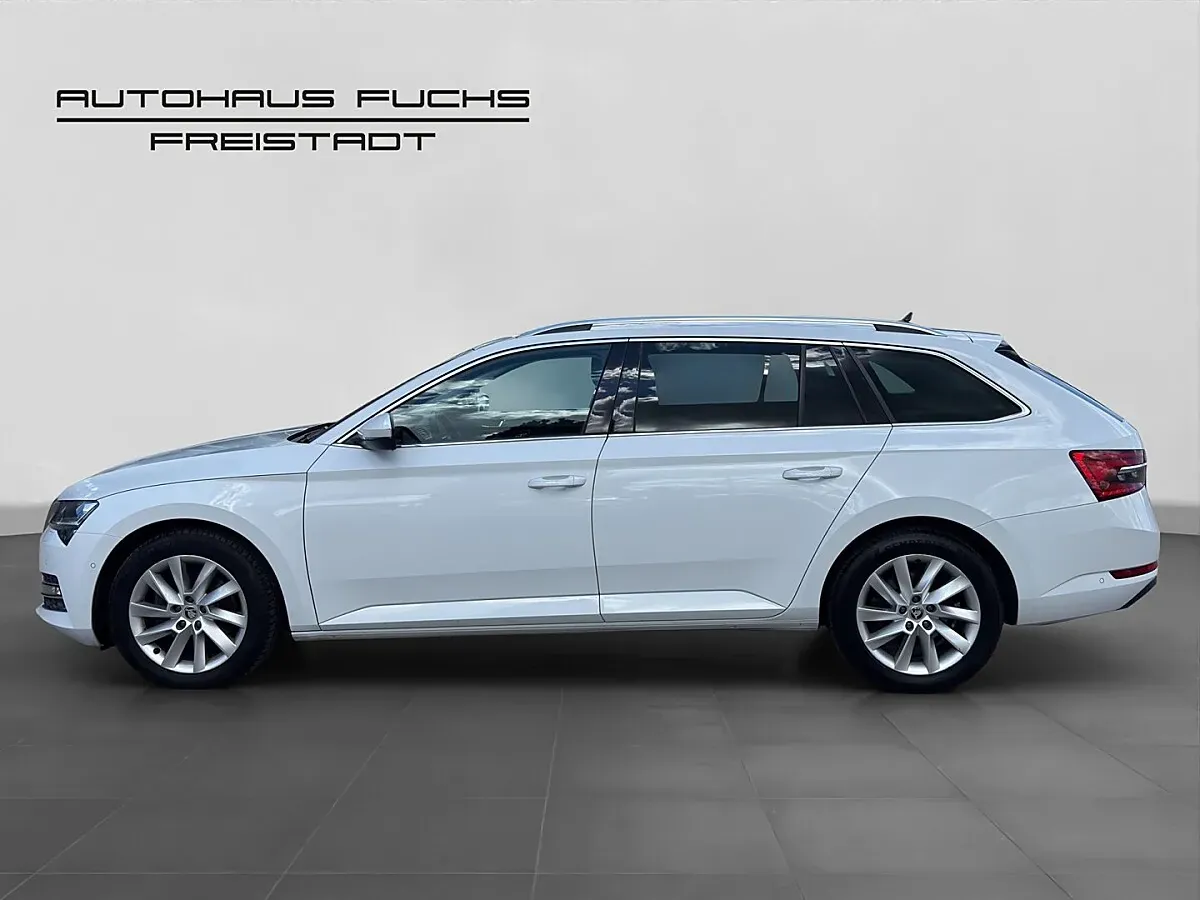 Skoda Superb 2022 photo 2