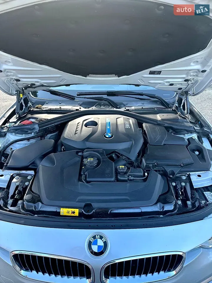 BMW 3 Series 2016 photo 2