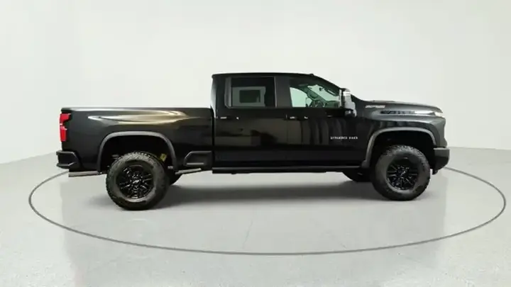 Chevrolet Silverado 2500 2026 photo 2