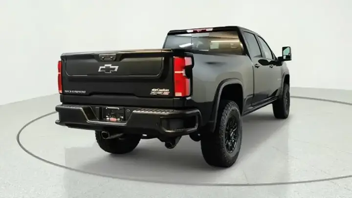 Chevrolet Silverado 2500 2026 photo 3
