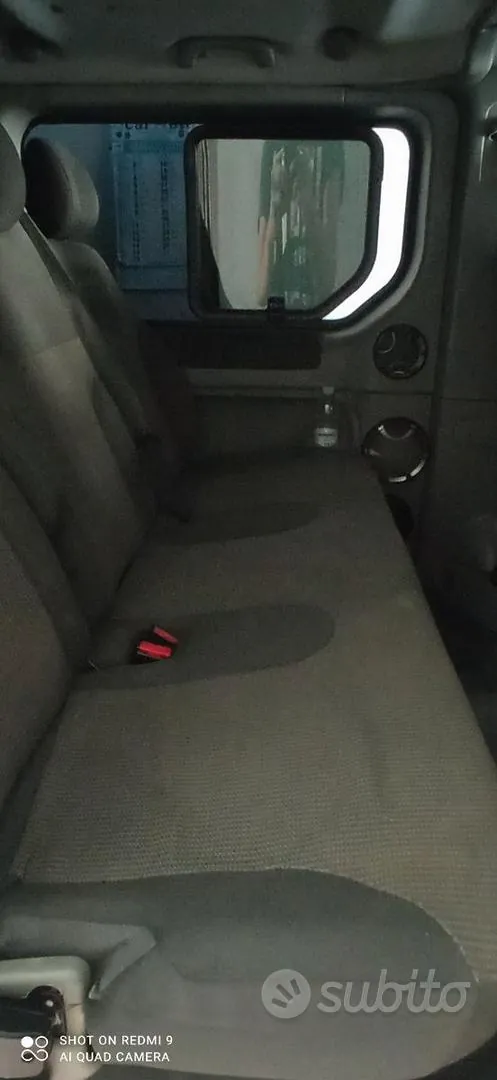 Opel Vivaro 2010 photo 4