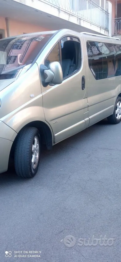 Opel Vivaro 2010 photo 3