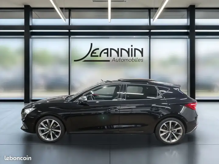 Seat Leon 2023 photo 2