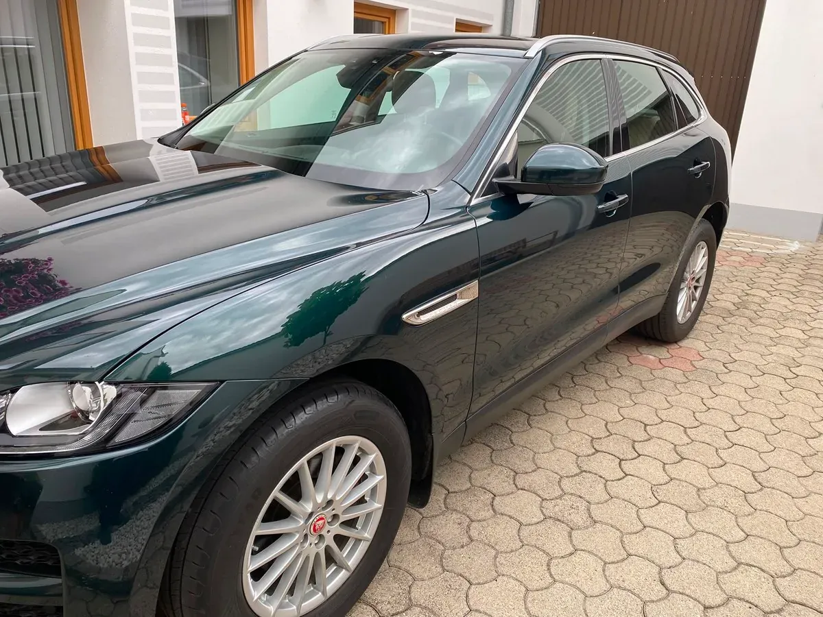 Jaguar F-Pace 2017 photo 3