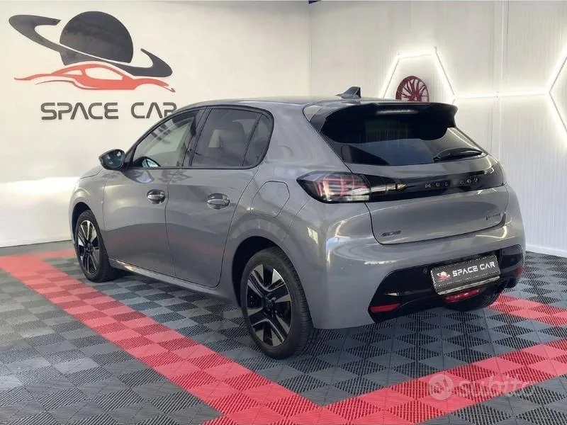Peugeot 208 2024 photo 3