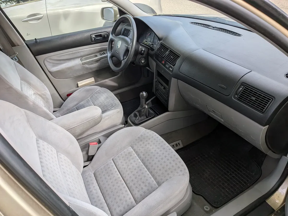 Volkswagen Golf 2002 photo 3