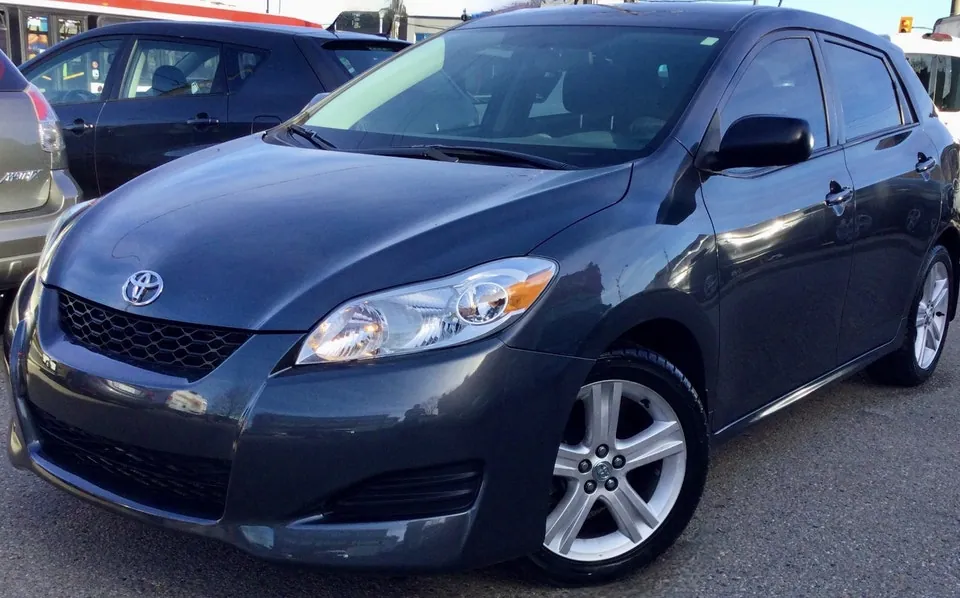 Toyota Corolla Matrix 2013 photo 2