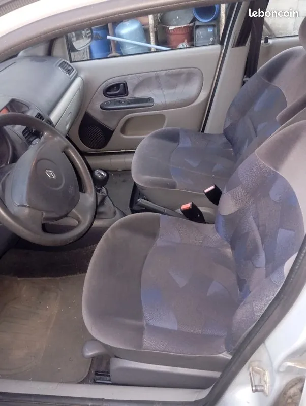 Renault Clio 2001 photo 3