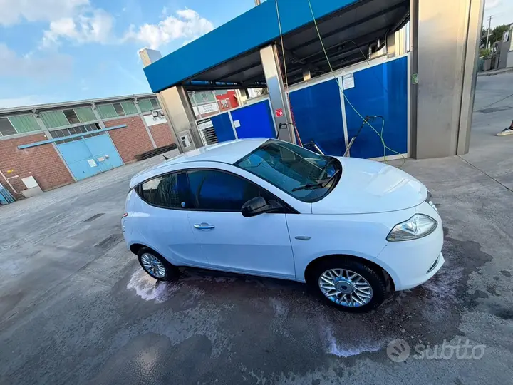 Lancia Ypsilon 2014 photo 3