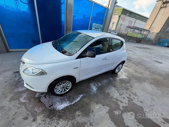 Lancia Ypsilon 2014 photo 4