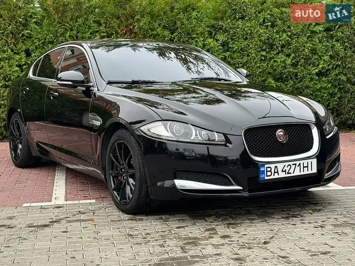 Jaguar Xf 2012 photo 2
