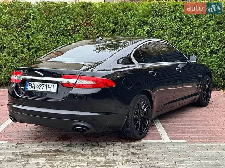 Jaguar Xf 2012 photo 4