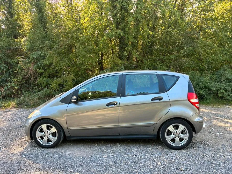 Mercedes-Benz A180