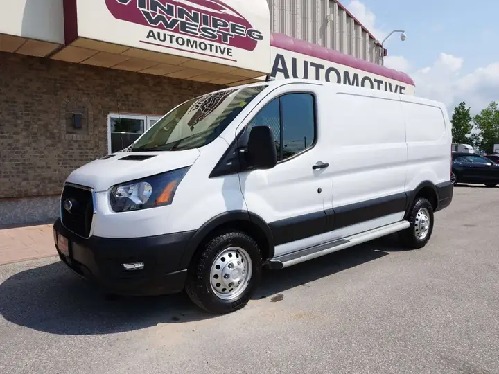 Ford Transit 2024 photo 2