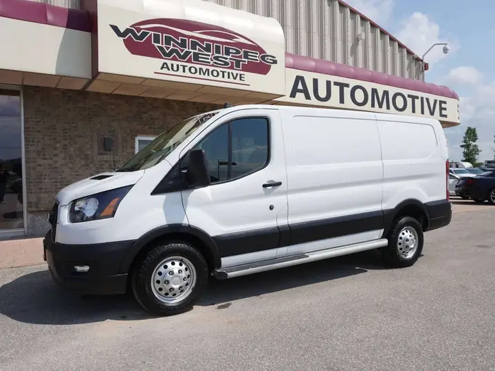 Ford Transit 2024 photo 3