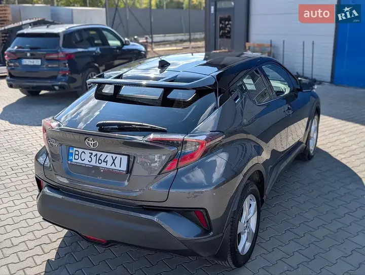 Toyota C-Hr 2017 photo 4