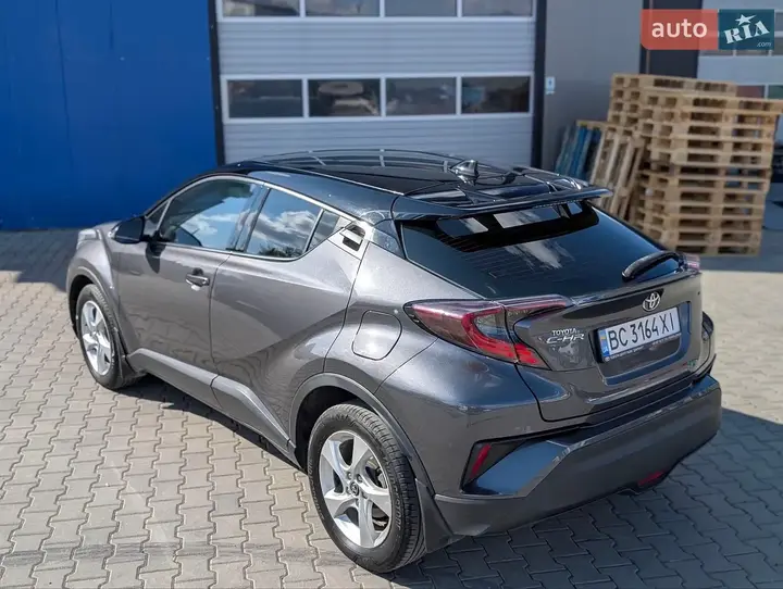 Toyota C-Hr 2017 photo 3