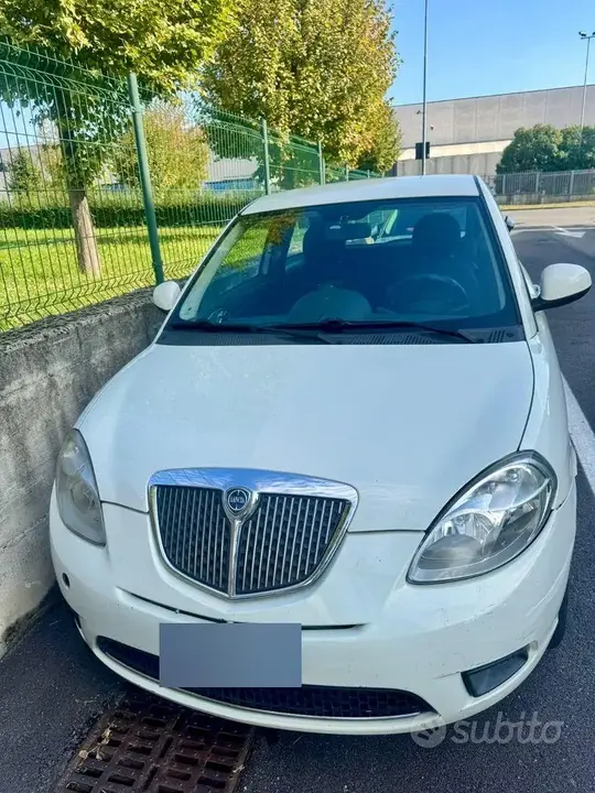 Lancia Ypsilon