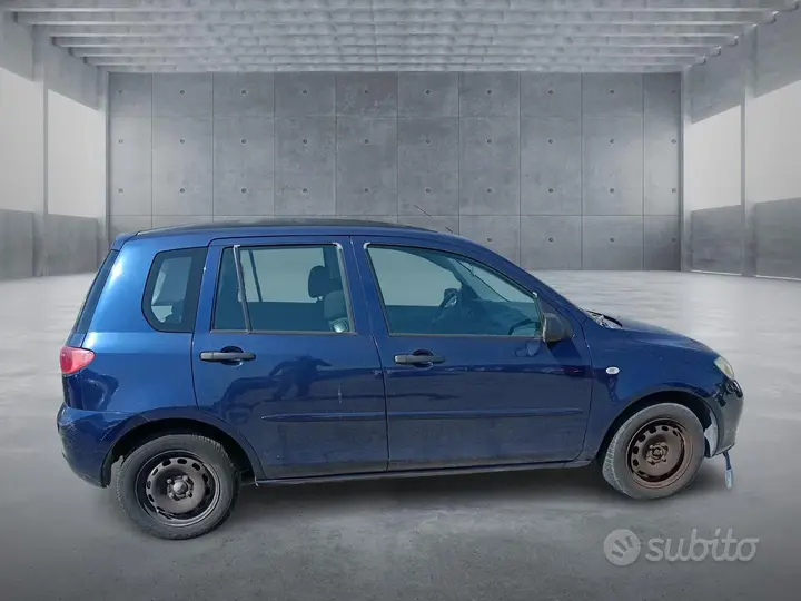 Mazda 2 2004 photo 4