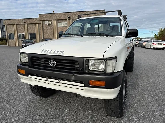 Toyota Hilux 1996 photo 2