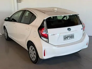 Toyota Aqua 2017 photo 5