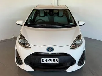 Toyota Aqua 2017 photo 3