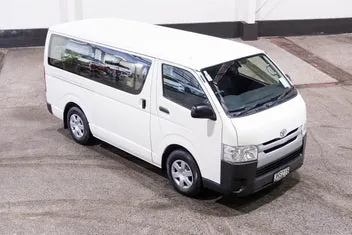 Toyota Hiace 2015 photo 3