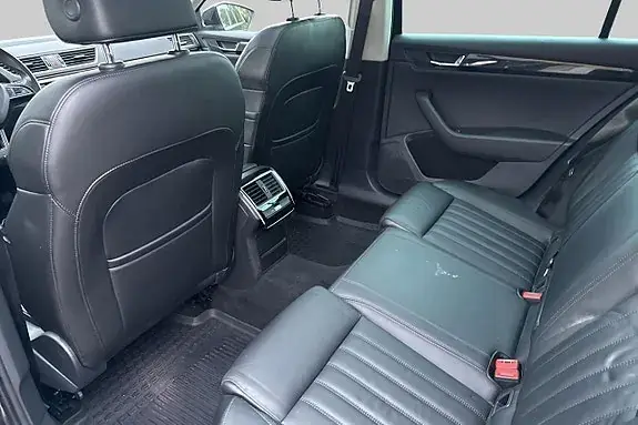 Skoda Superb 2016 photo 5