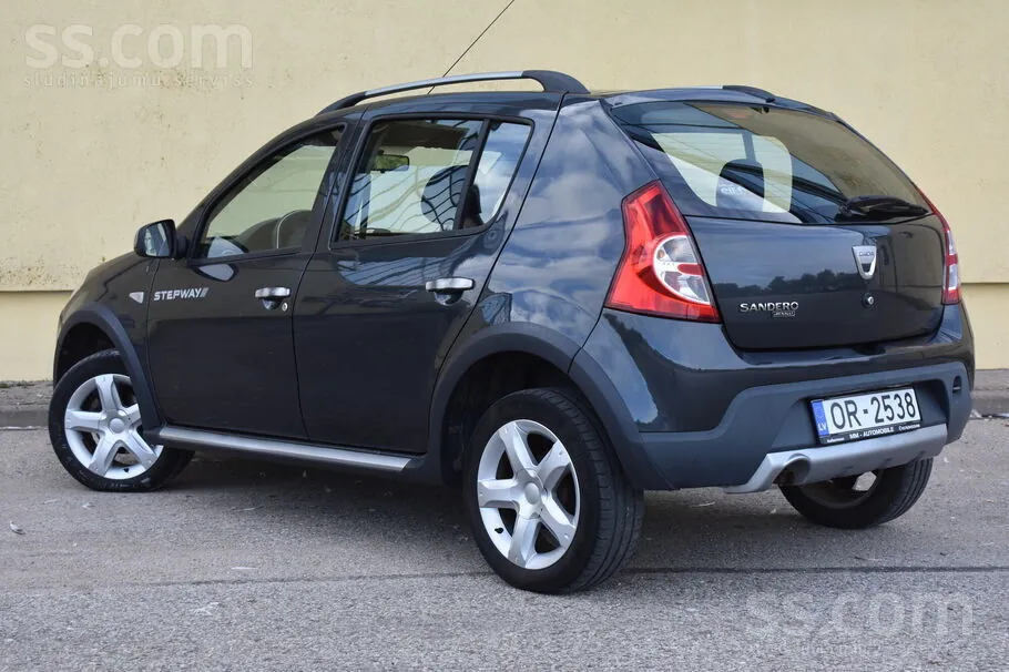 Dacia Sandero 2010 photo 2