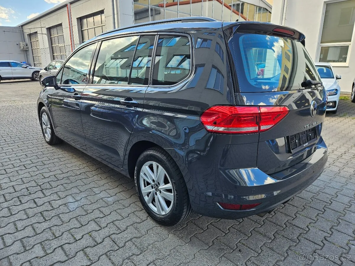 Volkswagen Touran 2022 photo 4