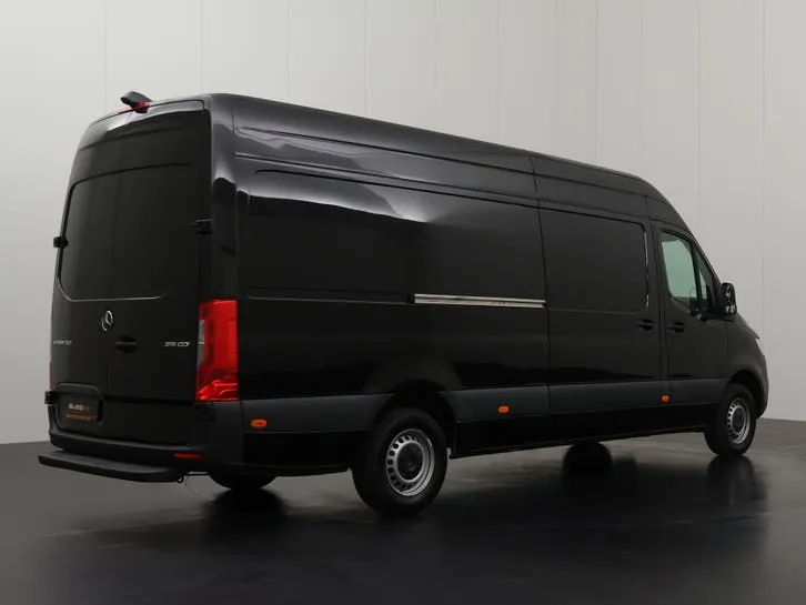 Mercedes-Benz Sprinter 2022 photo 2