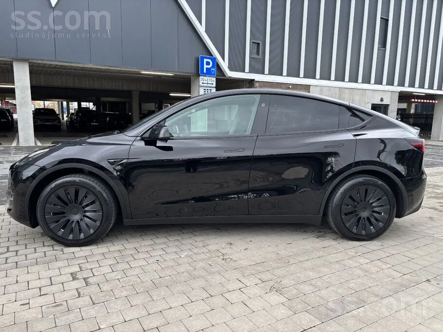 Tesla Model Y 2025 photo 5