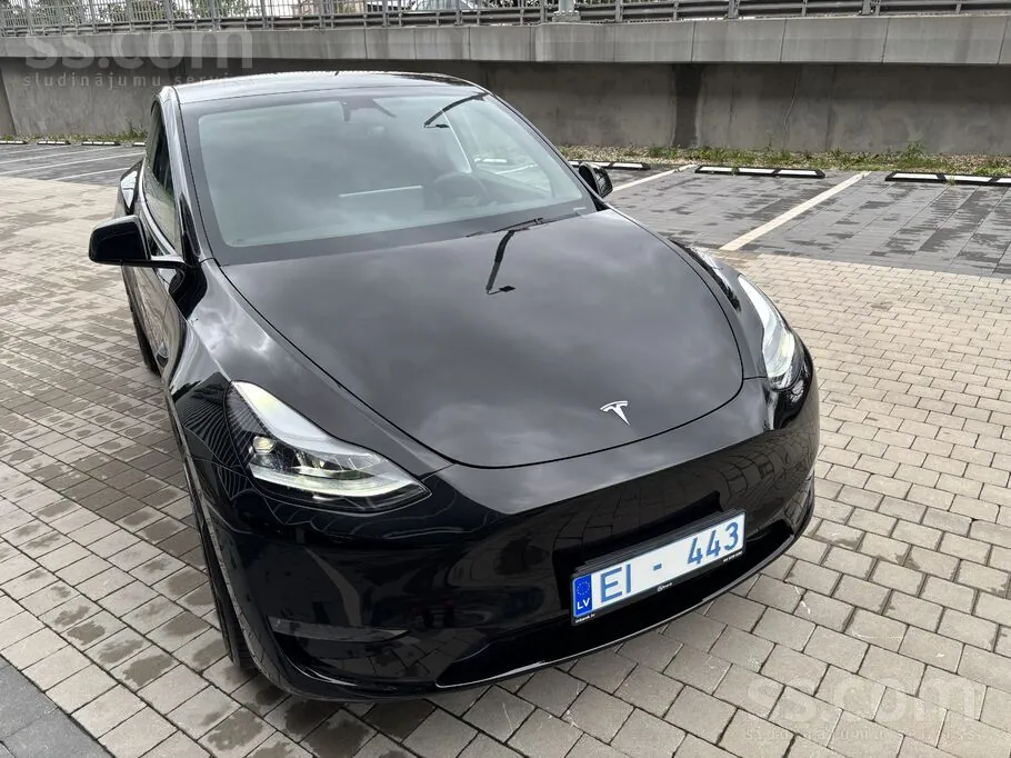 Tesla Model Y 2025 photo 3