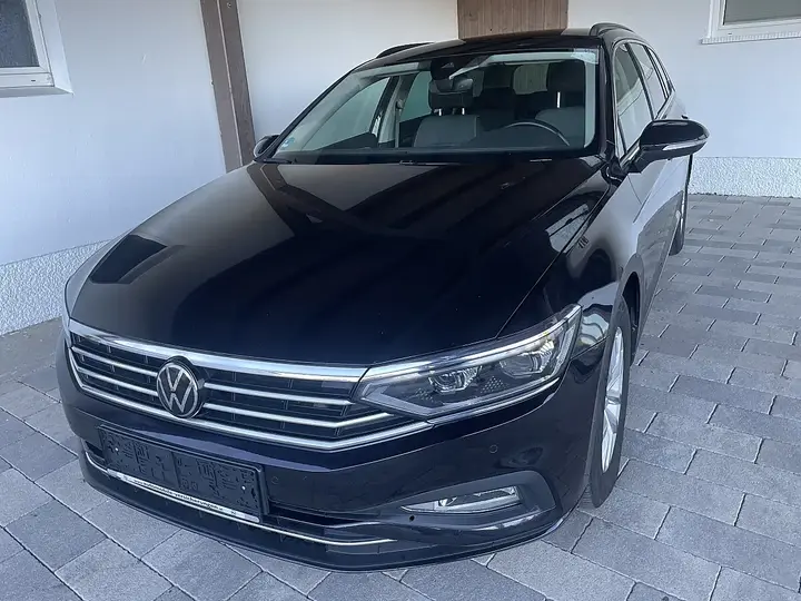 Volkswagen Passat 2023 photo 2