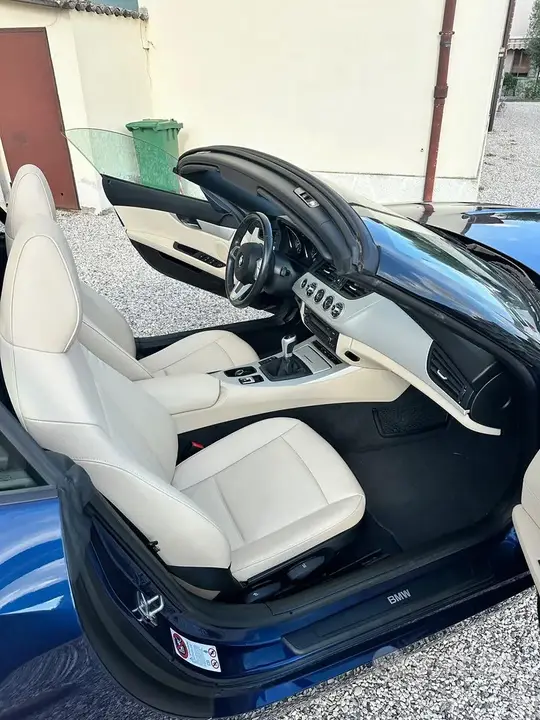 BMW Z4 2011 photo 2