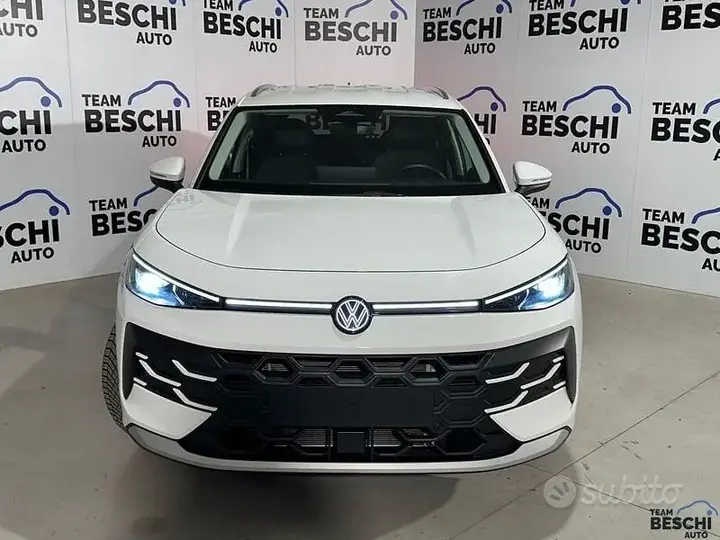 Volkswagen T-Roc 2026 photo 2