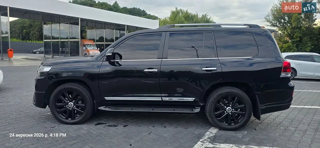 Toyota Land Cruiser 2017 photo 3