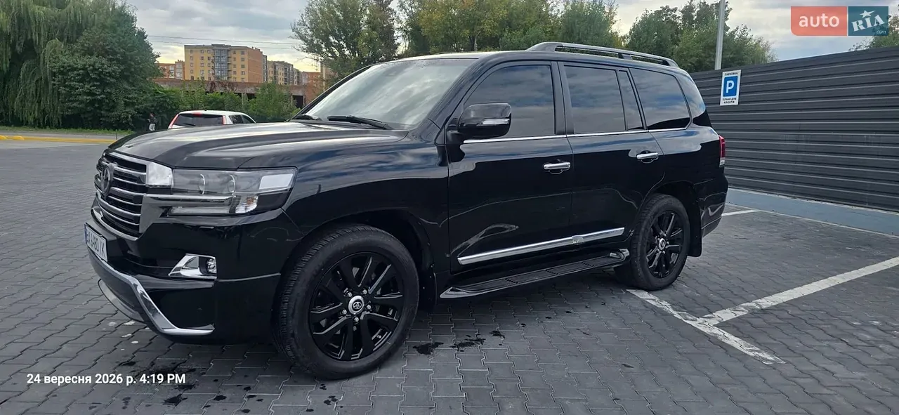 Toyota Land Cruiser 2017 photo 2