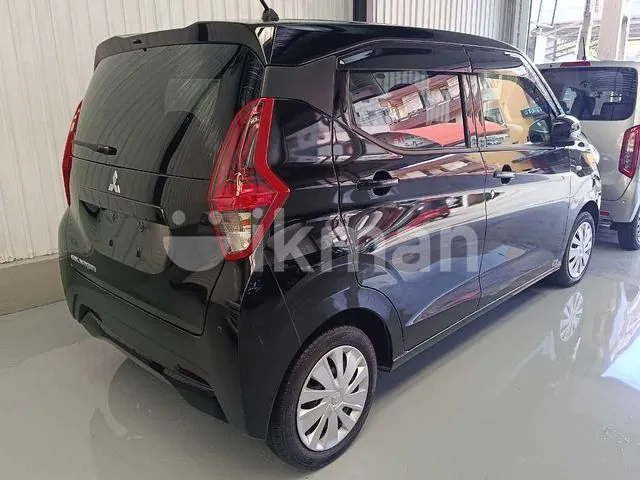 Mitsubishi Ek Space 2023 photo 2