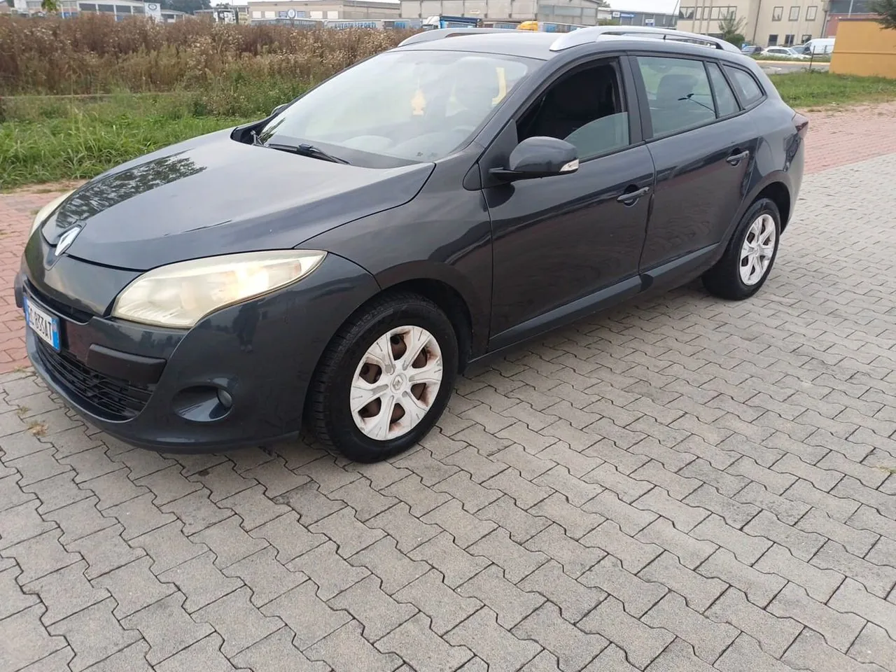 Renault Megane 2010 photo 2