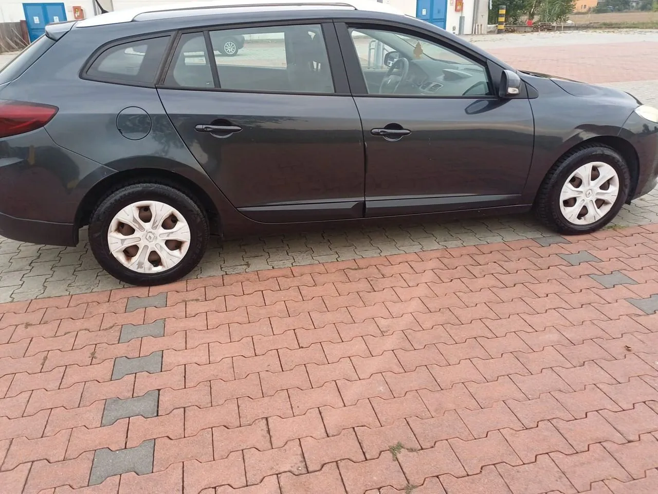 Renault Megane 2010 photo 4