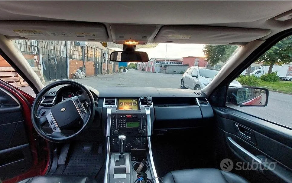 Land Rover Range Rover Sport 2010 photo 2