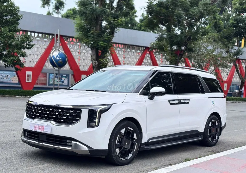 Kia Carnival 2024 photo 2